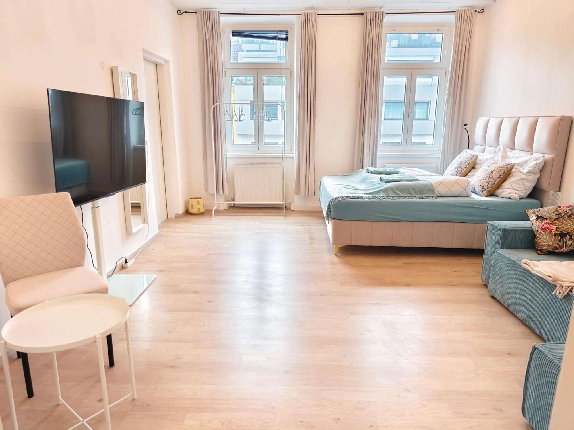 The Mint Apartment - Schoenbrunn Palace Wina Bagian luar foto