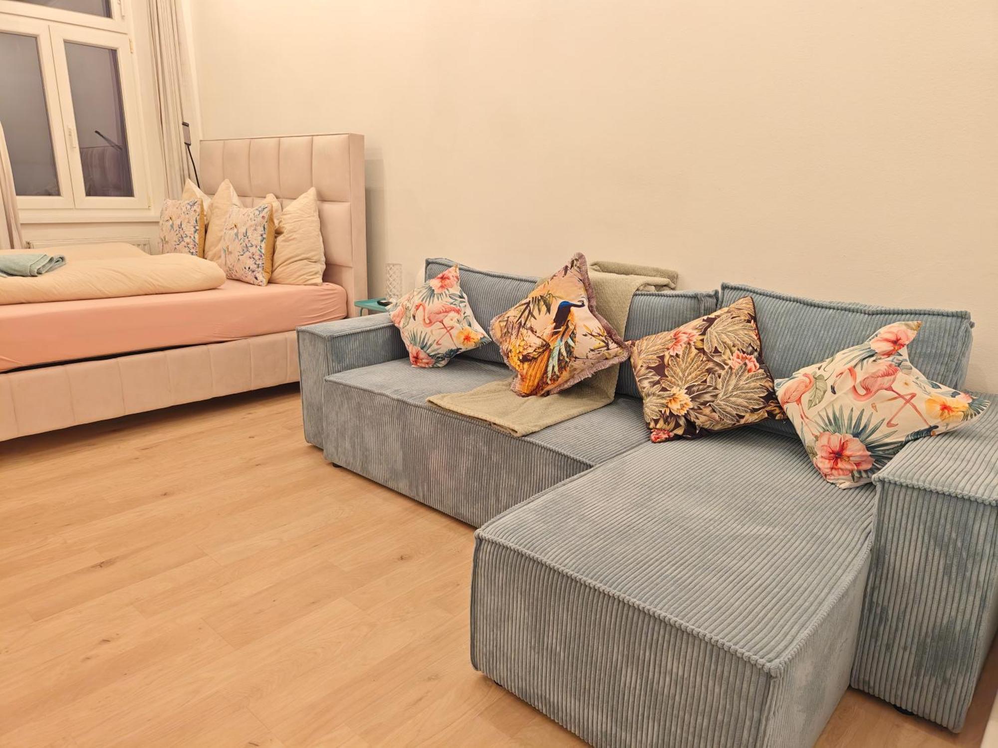 The Mint Apartment - Schoenbrunn Palace Wina Bagian luar foto